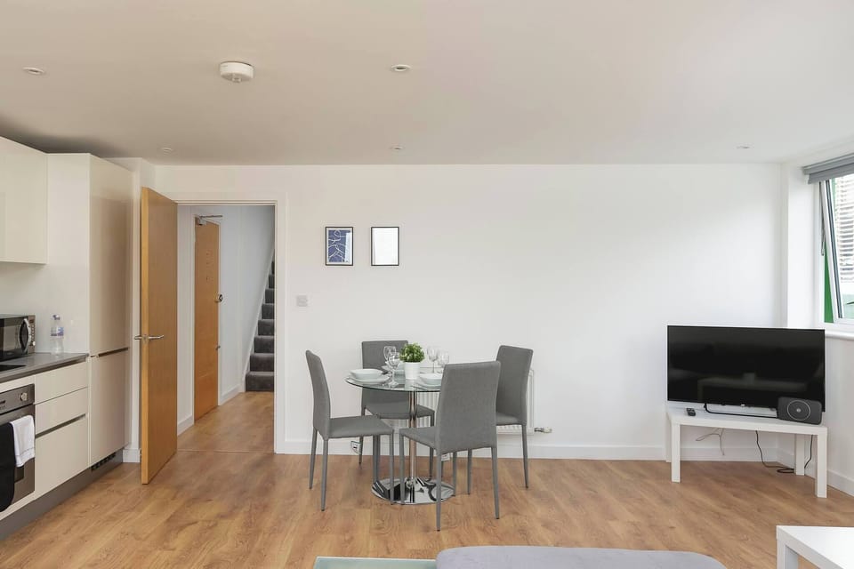 Apartment, 4 Bedrooms | Interior