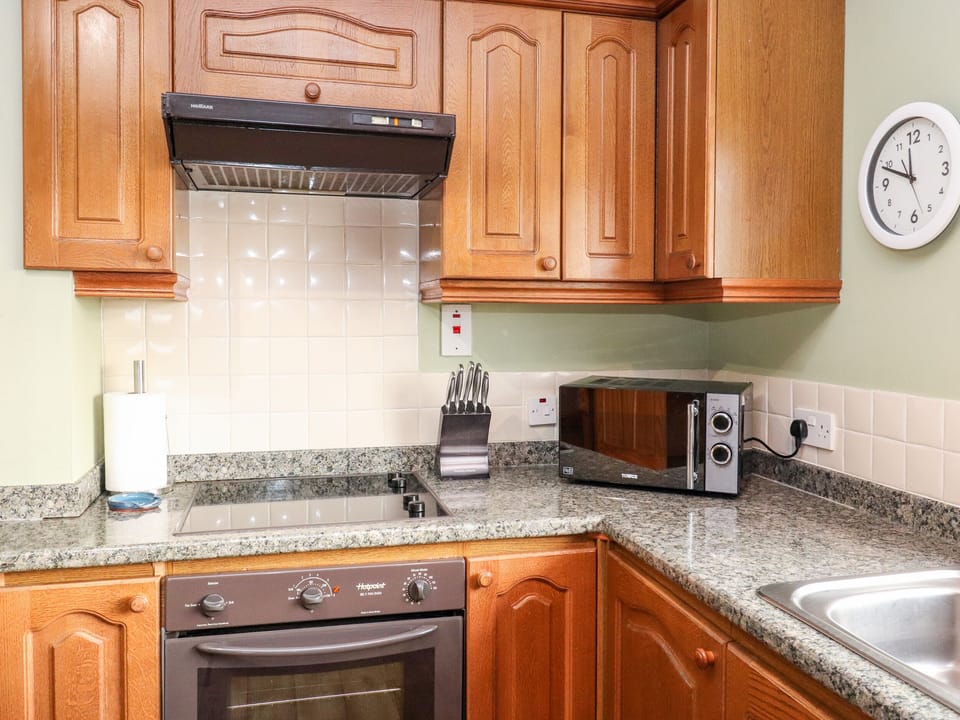Dishwasher, electric kettle, cookware/dishes/utensils