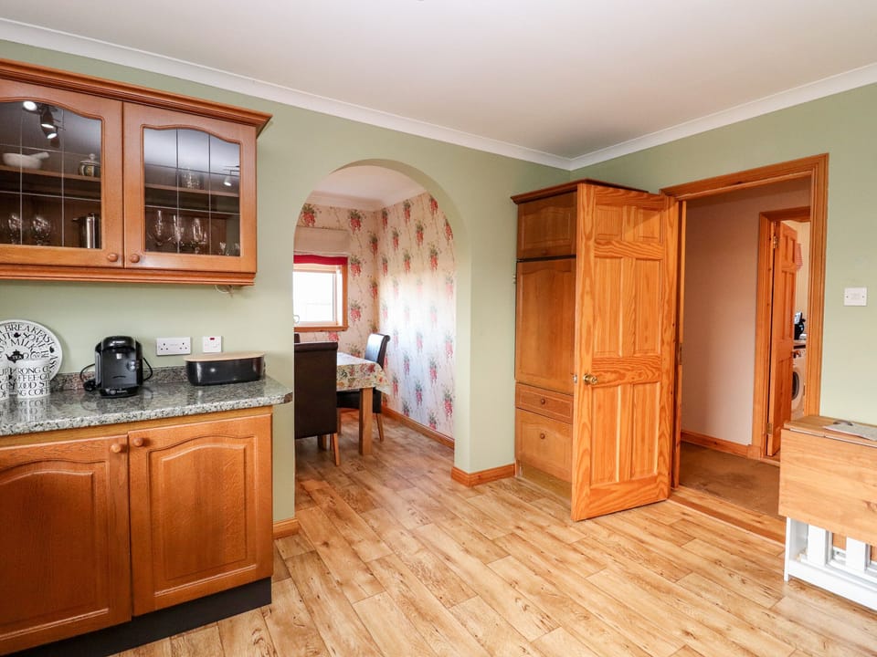 Dishwasher, electric kettle, cookware/dishes/utensils