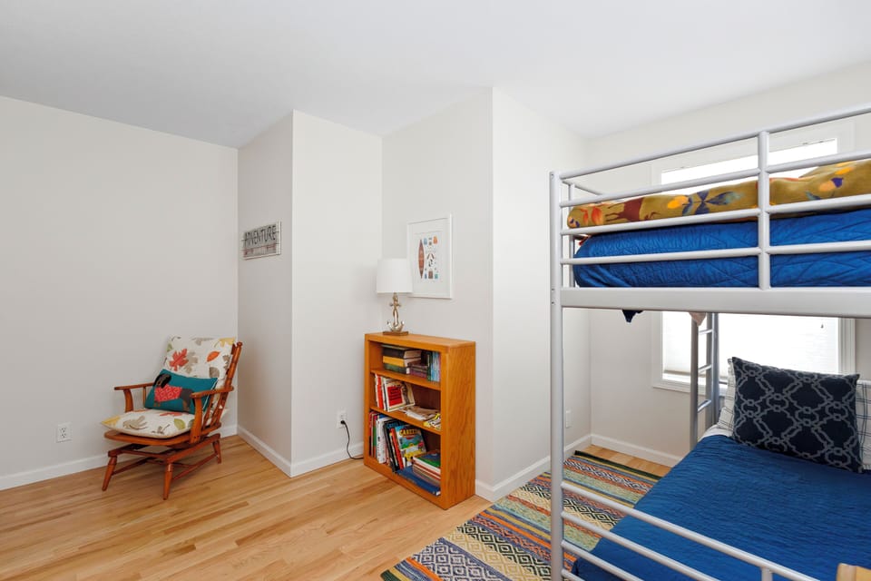 Great bunk room for kids or 2 adults