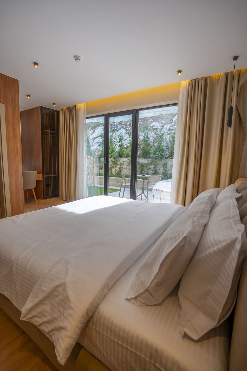 Double or Twin Room | Iron/ironing board, free WiFi