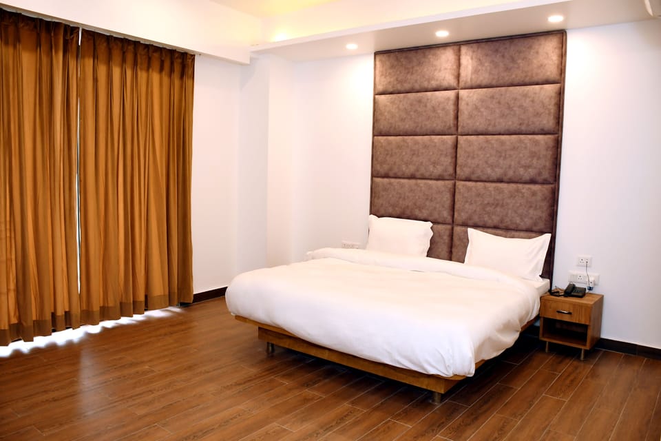 Deluxe Double Room | Free WiFi, bed sheets