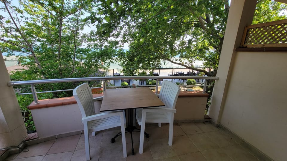 Deluxe Room | 1 bedroom, free WiFi