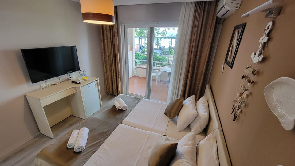 Deluxe Room | 1 bedroom, free WiFi