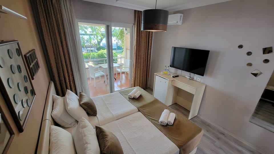 Deluxe Room | 1 bedroom, free WiFi