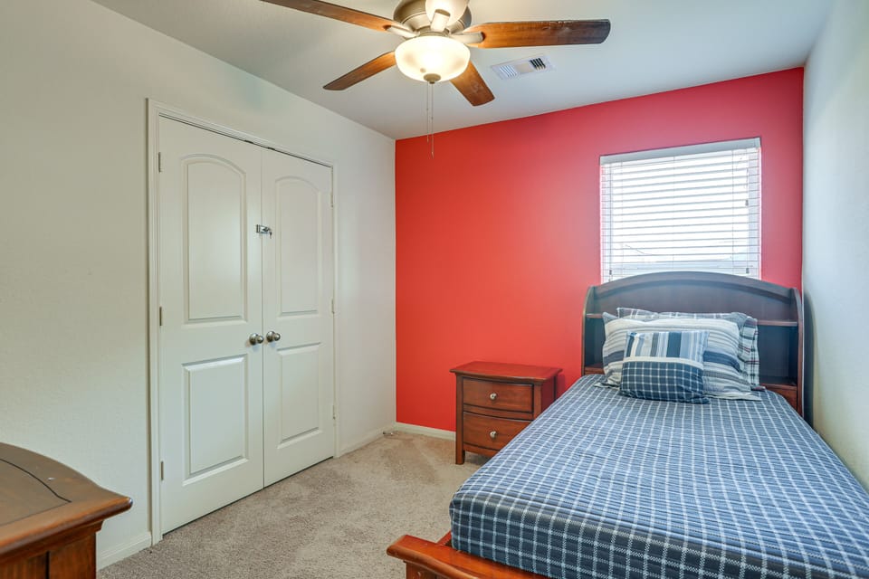 House (3 Bedrooms) | Interior