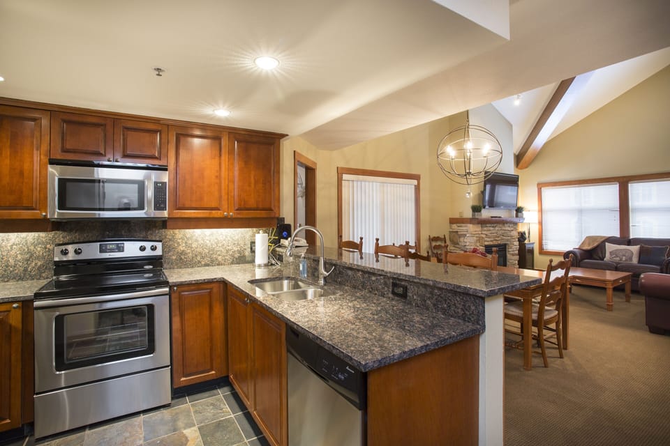 Condo, 2 Bedrooms | Private kitchen | Coffee/tea maker, fridge, oven, toaster