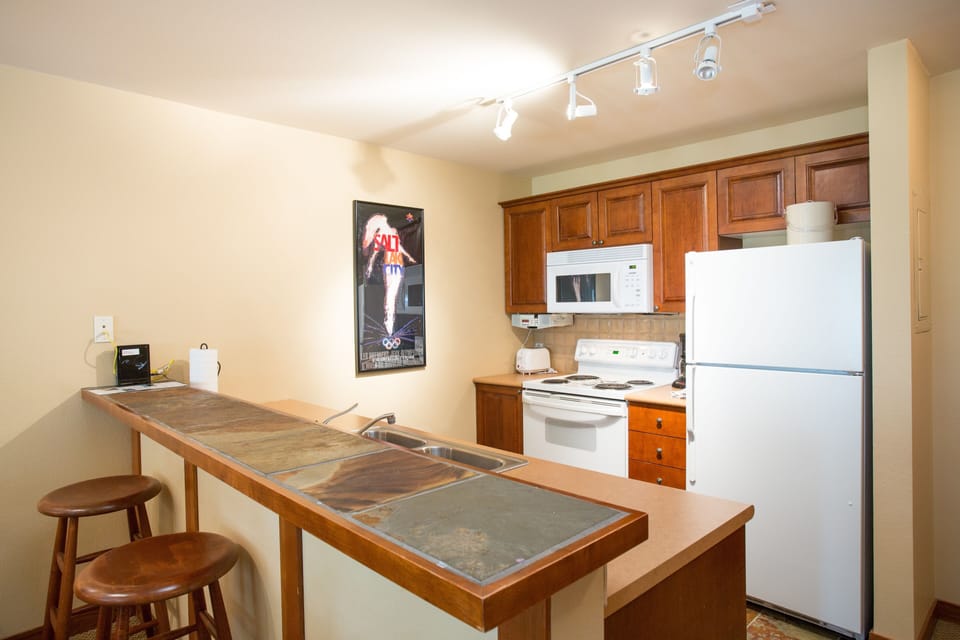 Condo, 1 Bedroom | Private kitchen | Coffee/tea maker, fridge, oven, toaster