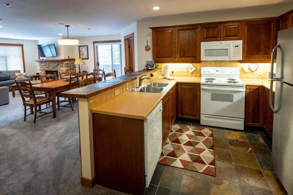 Condo, 2 Bedrooms | Private kitchen | Coffee/tea maker, fridge, oven, toaster