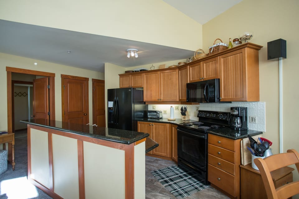 Condo, 2 Bedrooms | Private kitchen | Coffee/tea maker, fridge, oven, toaster