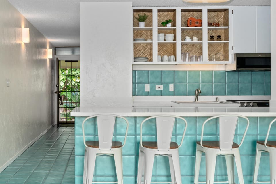 Condo, 1 Bedroom | Private kitchen | Fridge, oven, coffee/tea maker, toaster