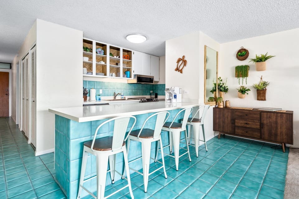 Condo, 1 Bedroom | Private kitchen | Fridge, oven, coffee/tea maker, toaster