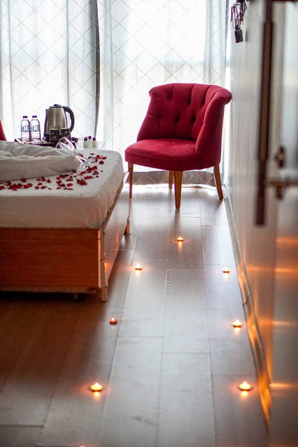 Standard Room, 1 Double Bed, Smoking | Living area | LCD TV