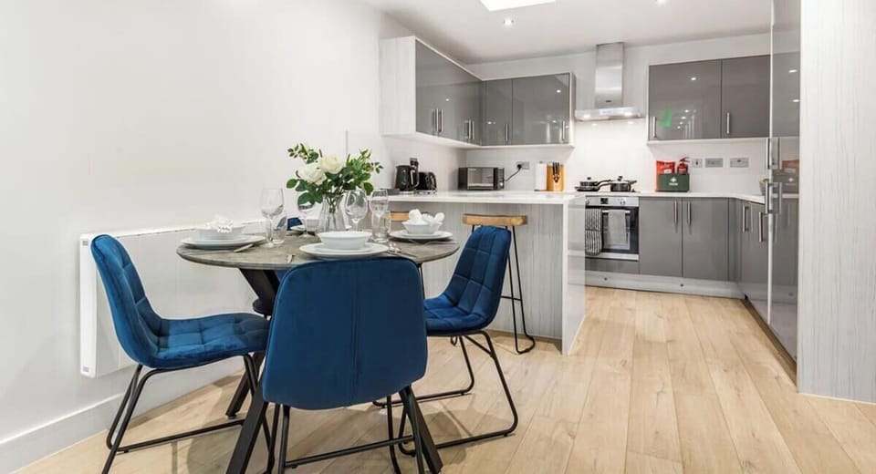 DINING AREA, CAN SIT UP TO 4 PEOPLE