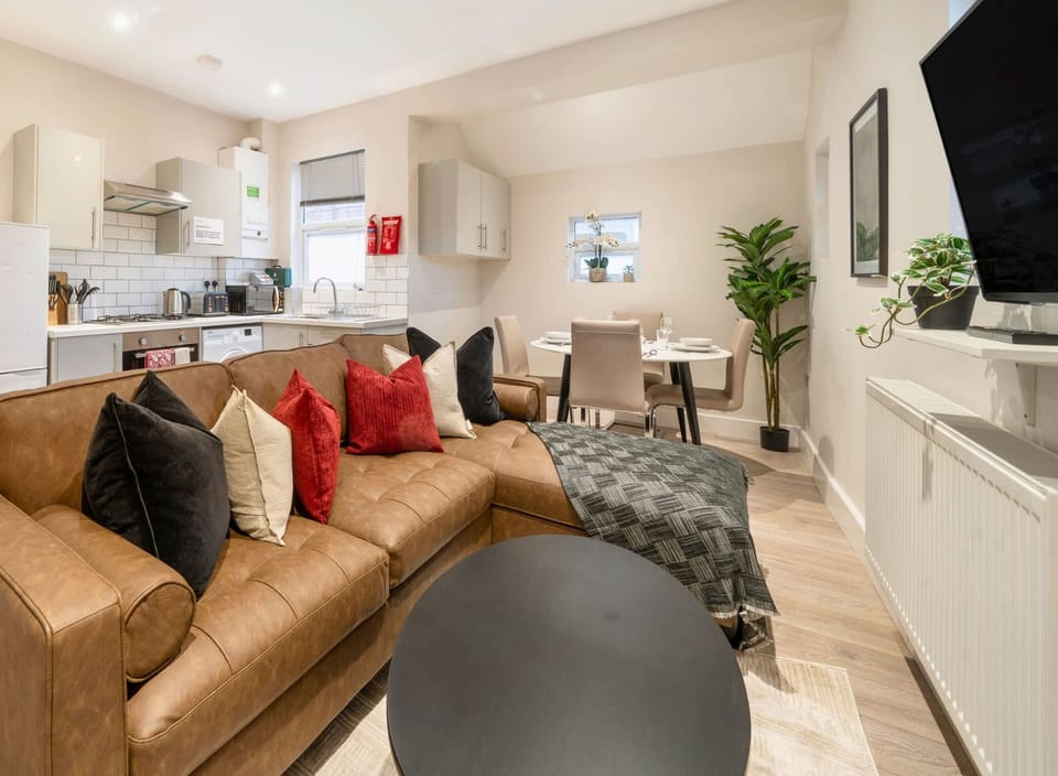 LIVING ROOM, DINING AND KITCHEN AREA