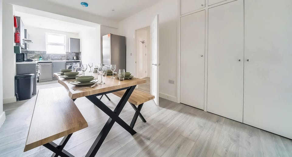 DINING TABLE FOR 6 ADULTS