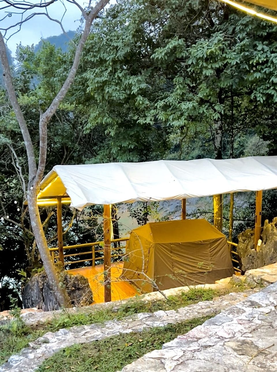Panoramic Tent, 1 Queen Bed, Lake View, Lakeside | WiFi (free), bed sheets