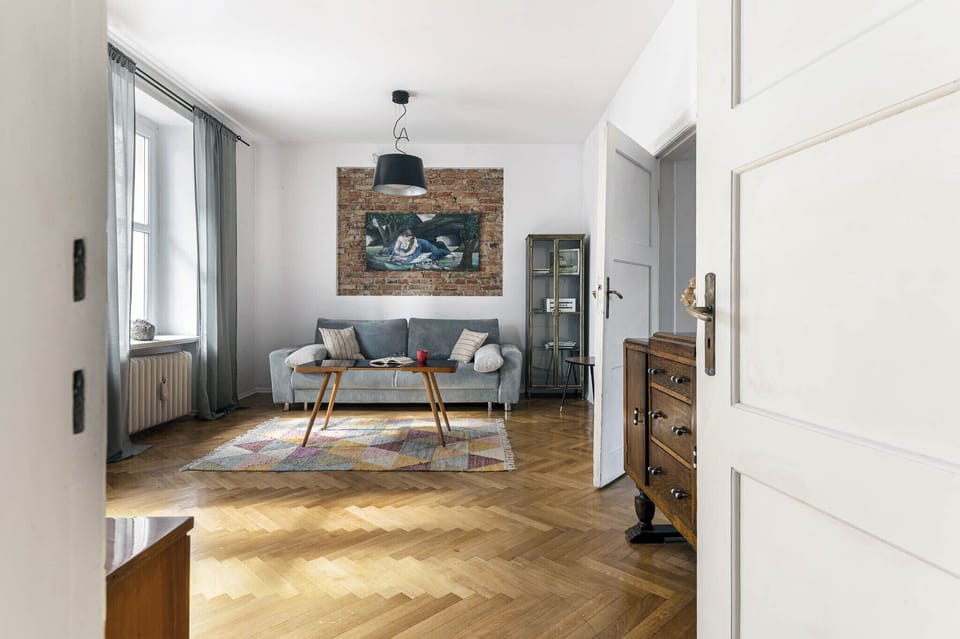 Design Apartment | 2 bedrooms, desk, blackout drapes, iron/ironing board