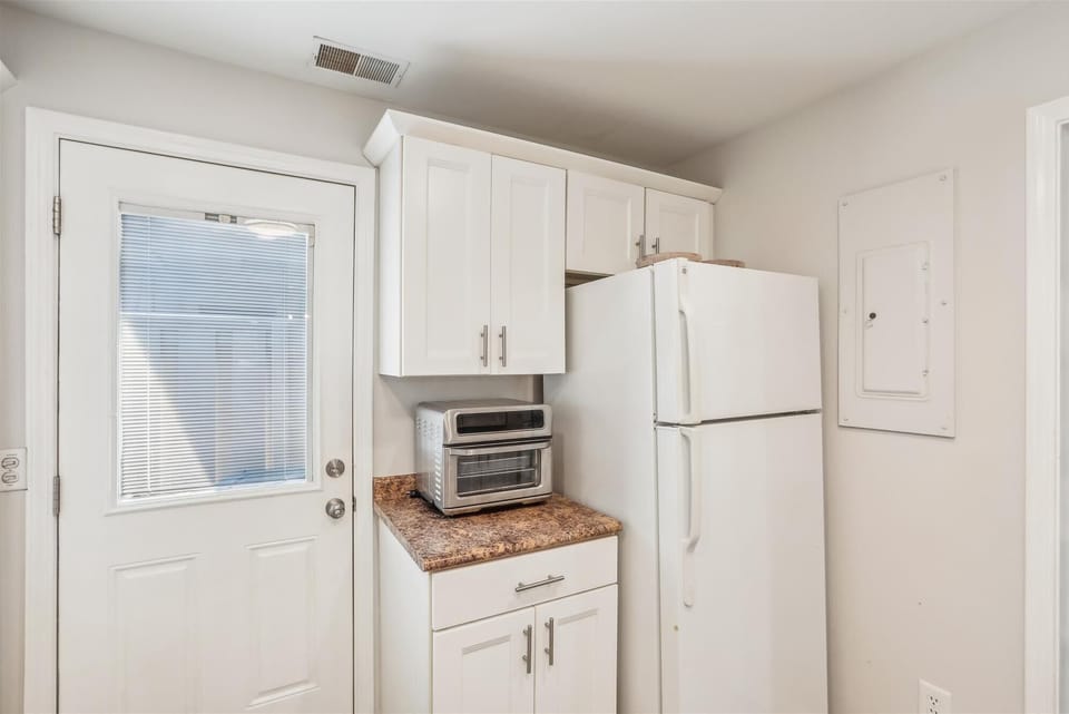 Kitchen at 666 Queens Grant