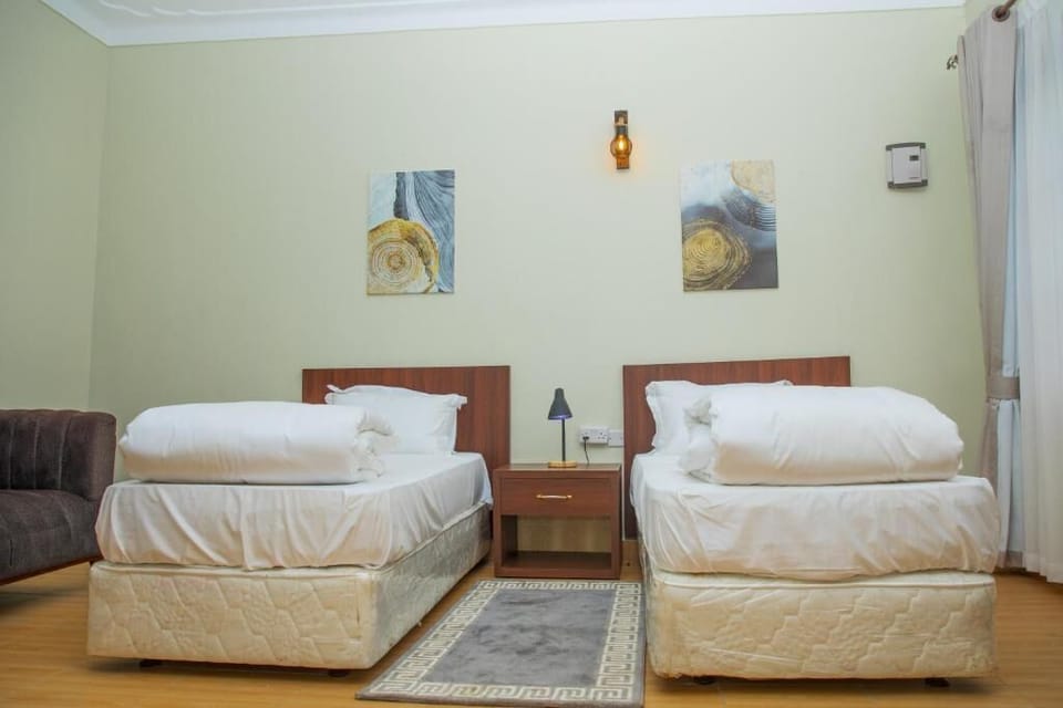 Basic Suite | Free WiFi