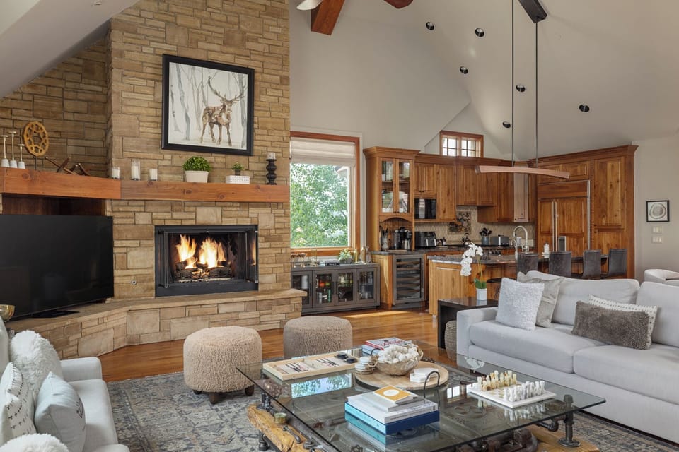 Living Room - Large gas fireplace