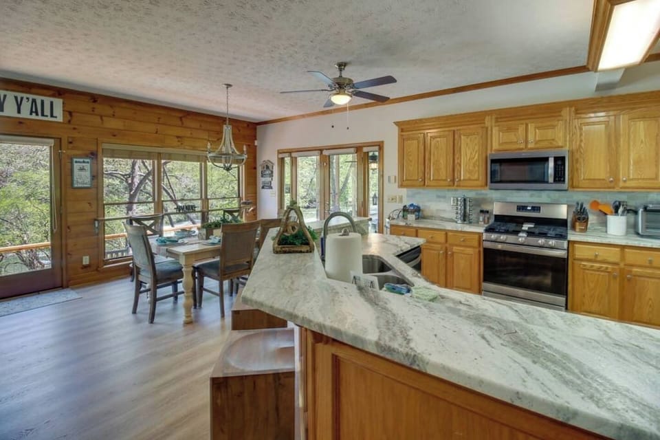 Dining Area I Kitchen