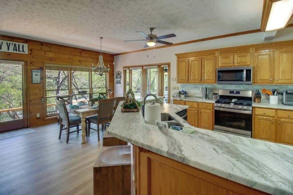 Dining Area I Kitchen
