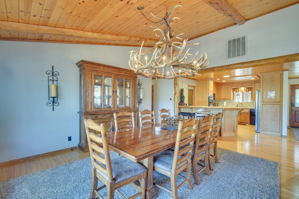 Dining Area | Dishware & Flatware Provided | Central A/C