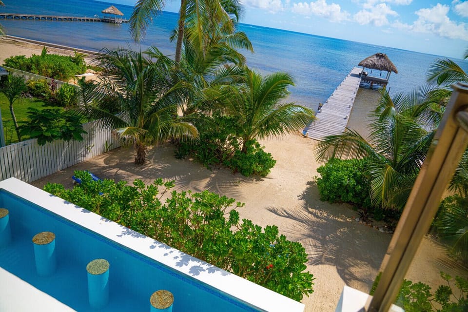 Grab a stool and enjoy the ocean views. Don`t forget to grab a nice cold beverage as well!