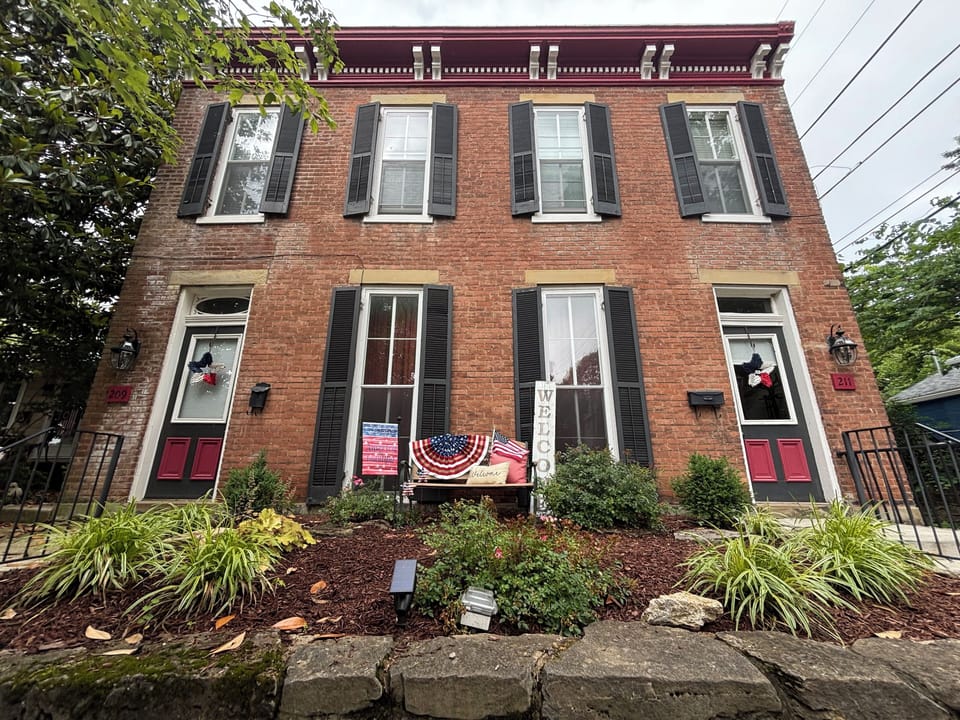 Walk to the Ohio River, shops, restaurants & downtown