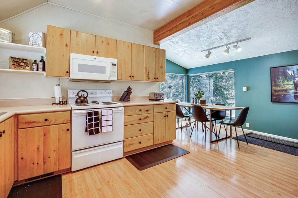 Kitchen | Cooking Basics Supplied | 1st Floor
