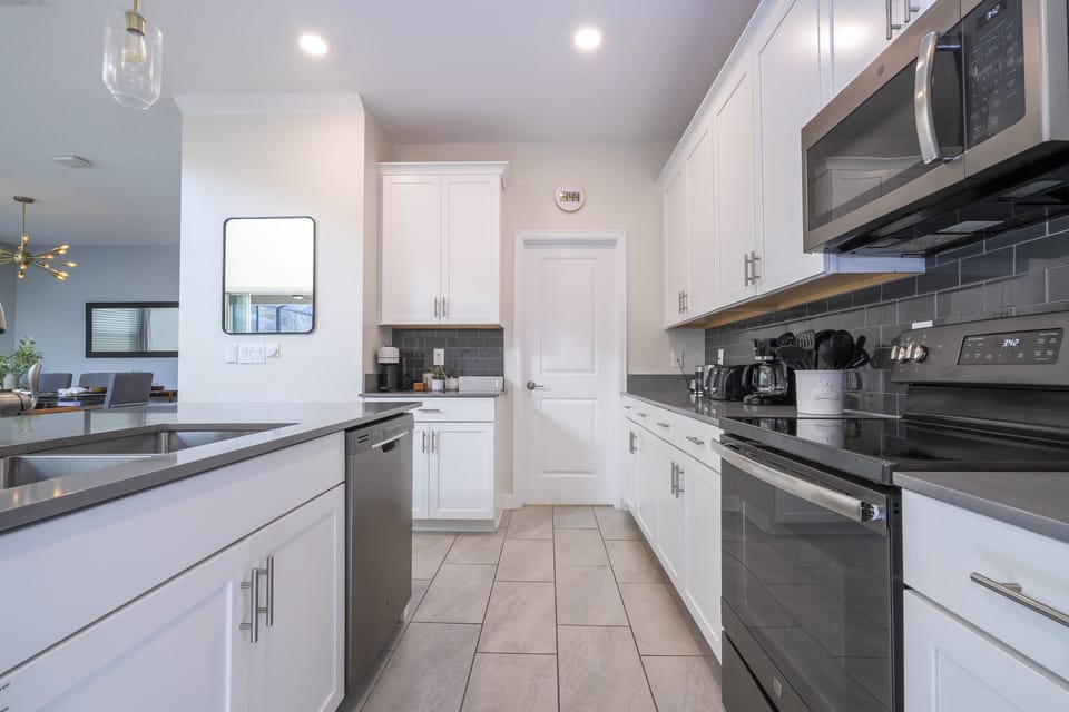 Fully equipped kitchen.