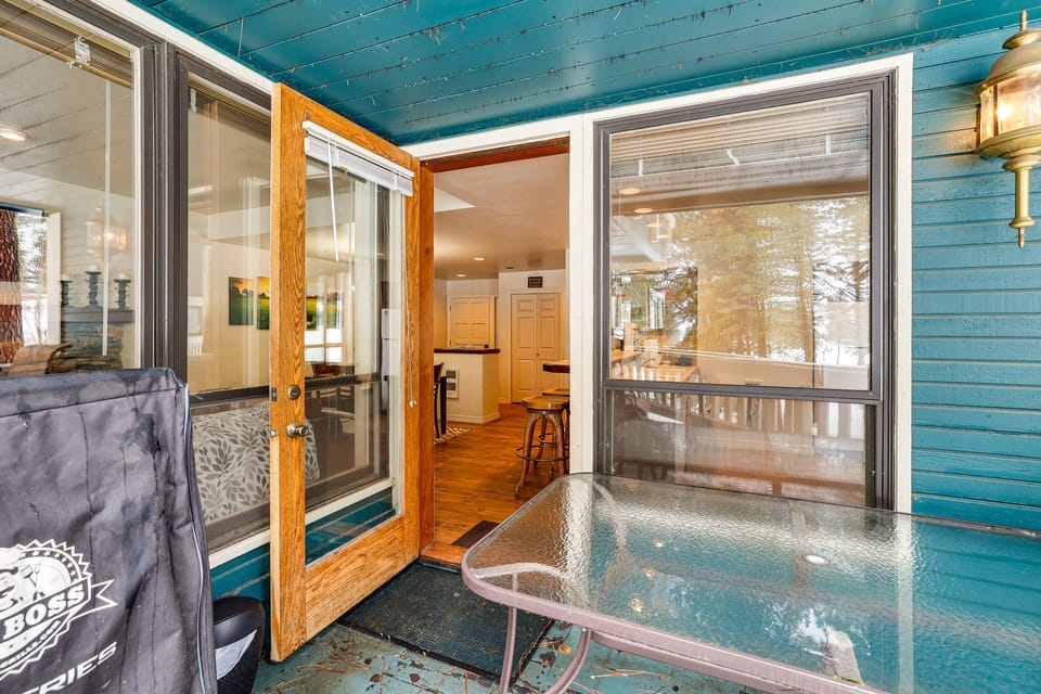Furnished Balcony | Gas Grill | Outdoor Dining