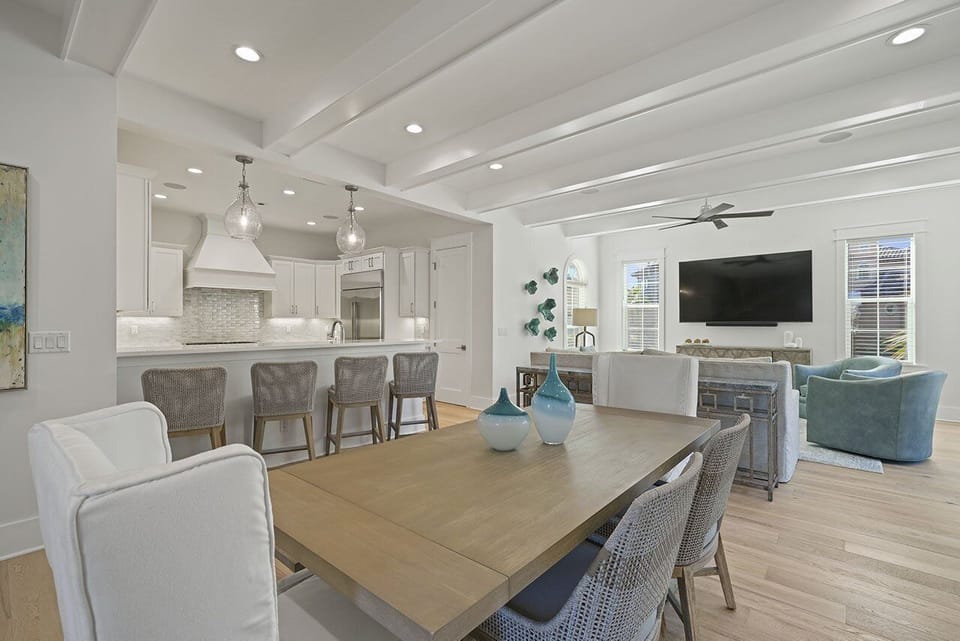 Hook, Wine, & Sinker - Miramar Beach - Dining Room & Kitchen