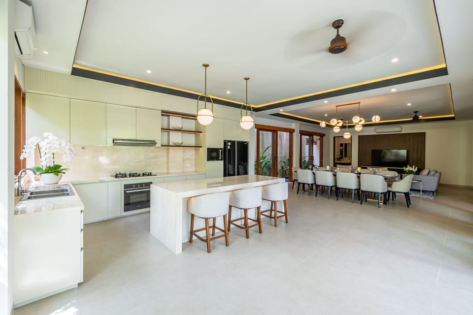 A fully equipped kitchen 