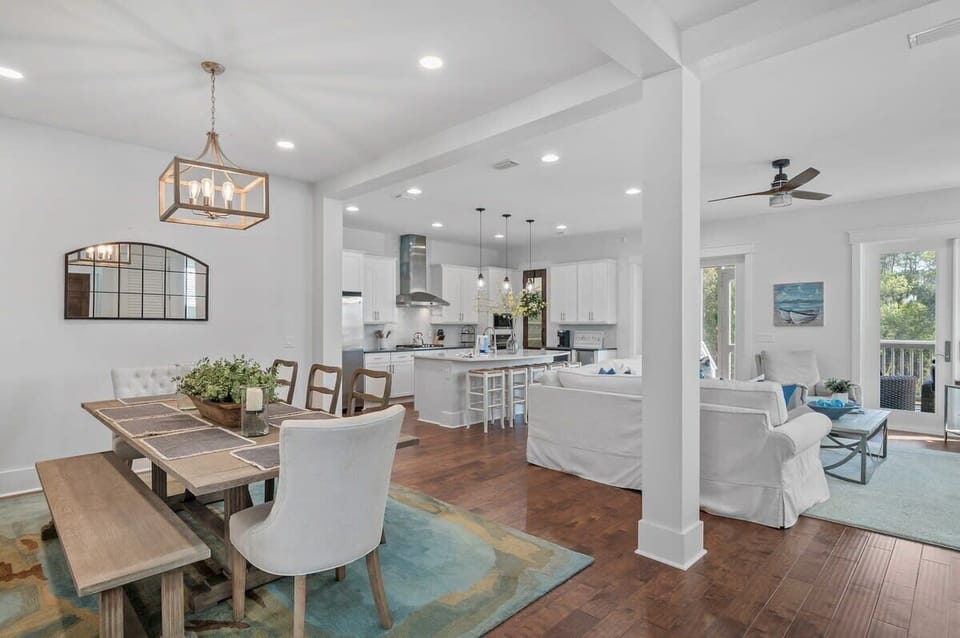 Open Floor Plan Perfect for a Large Group 