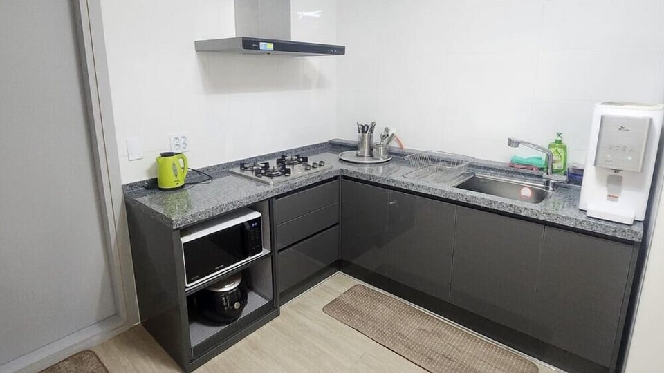 Room (private house)
