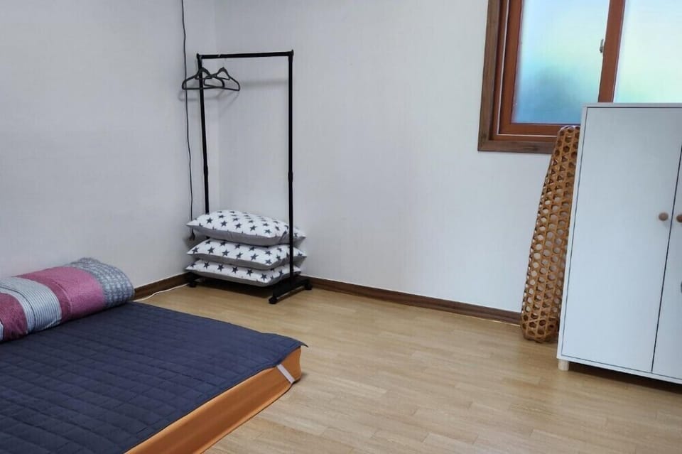 Room (private house)