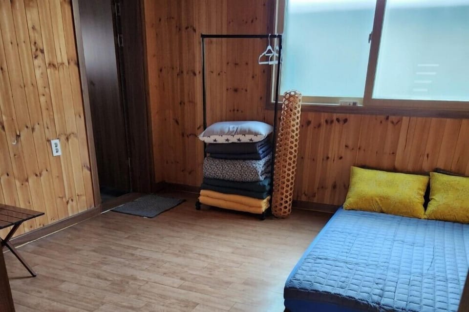 Room (private house)