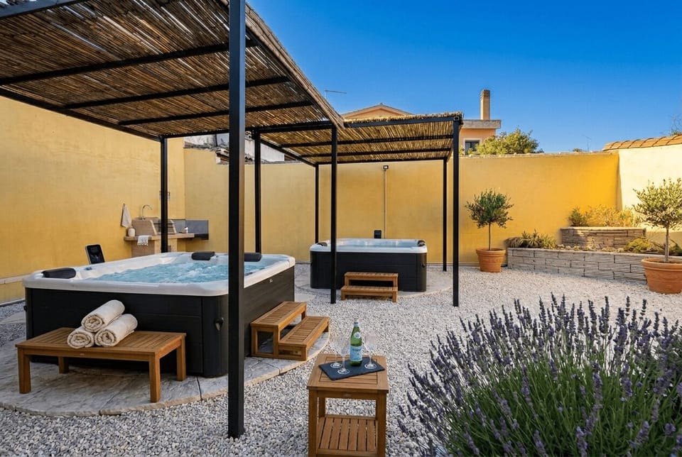 Outdoor spa tub