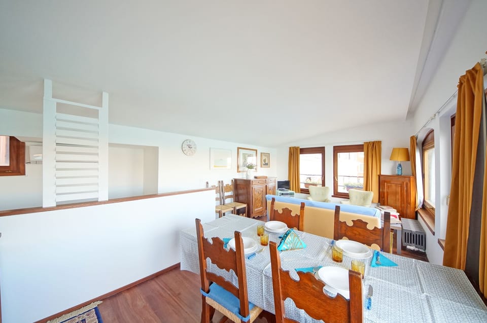 Apartment | Living area | 32-inch flat-screen TV with digital channels
