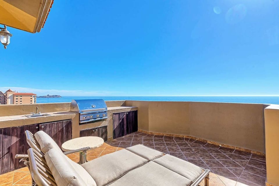 Private terrace with Old Port views