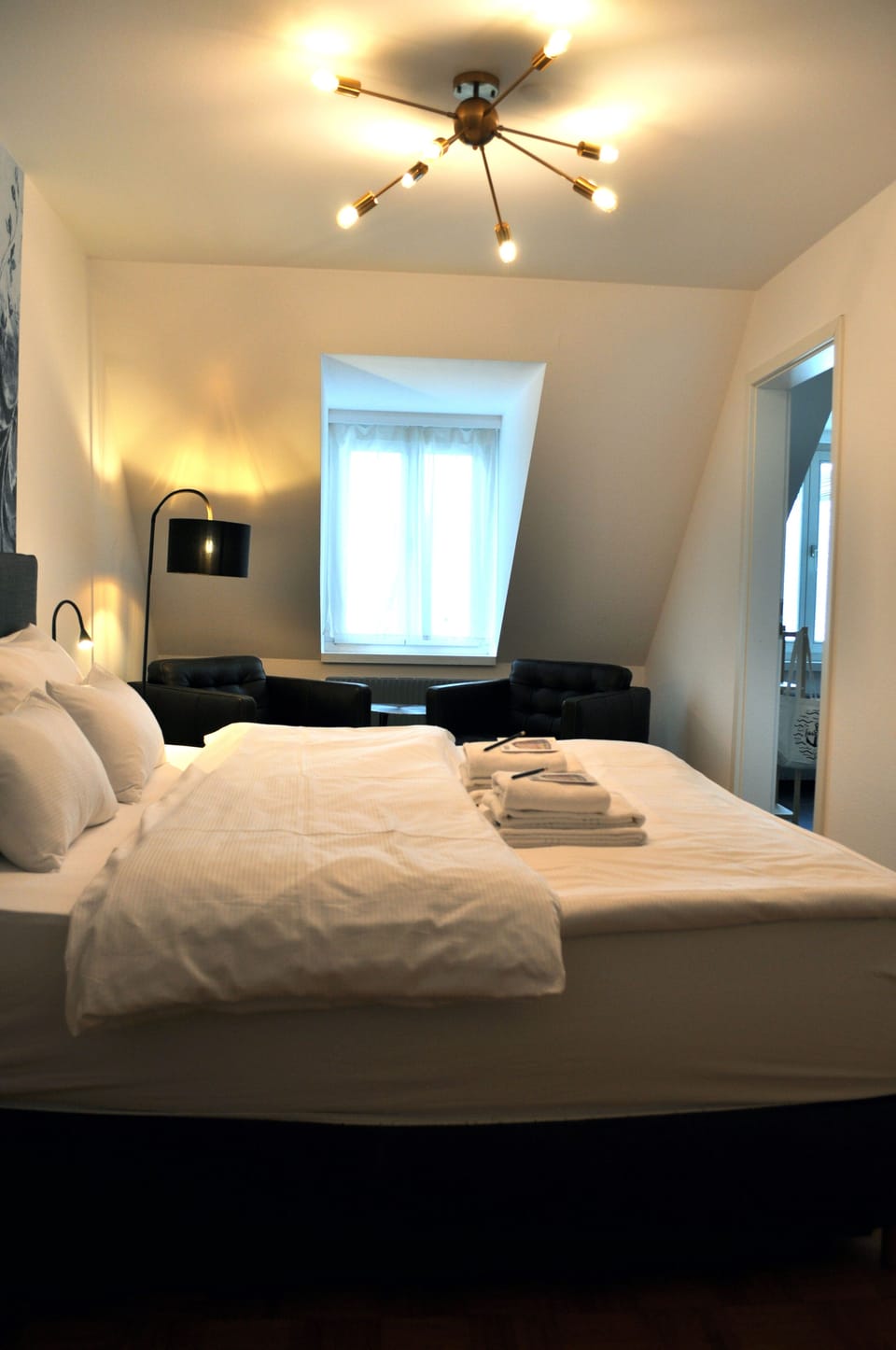Double Room with Private Bathroom | Individually decorated, individually furnished, free WiFi, bed sheets