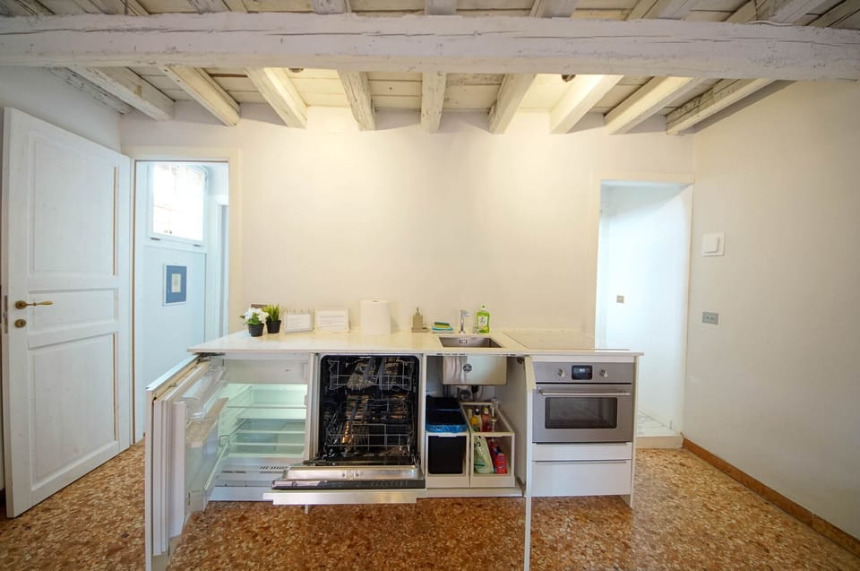 Apartment | Living area | Flat-screen TV