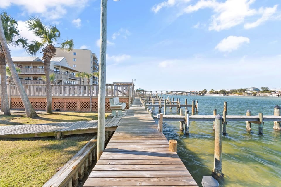 Dock on Old River