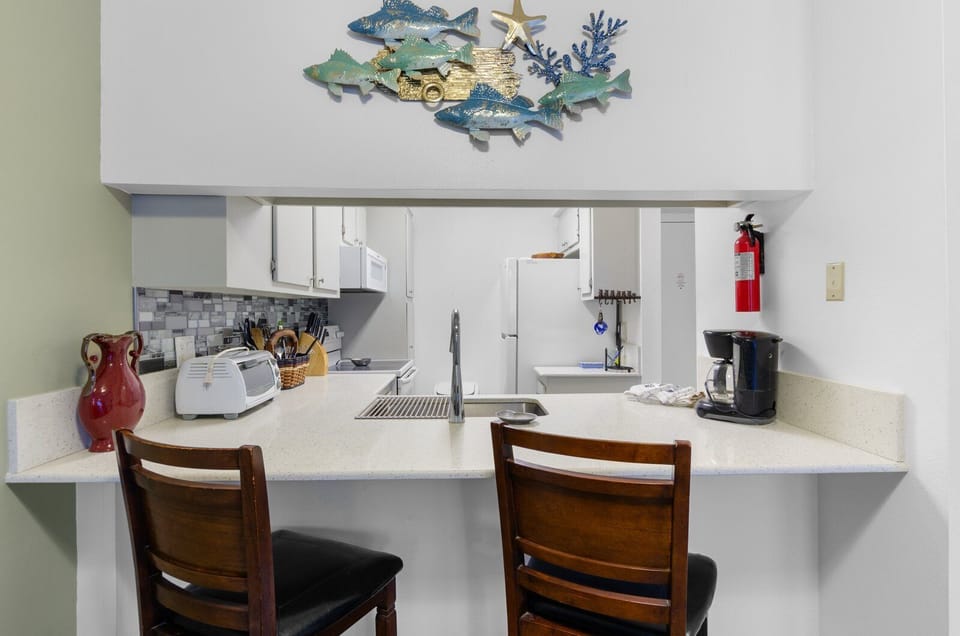 Madeira Beach Yacht Club 250G Kitchen Bar