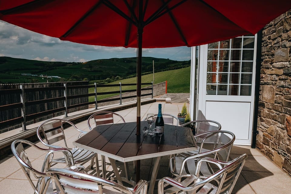 House | Outdoor dining