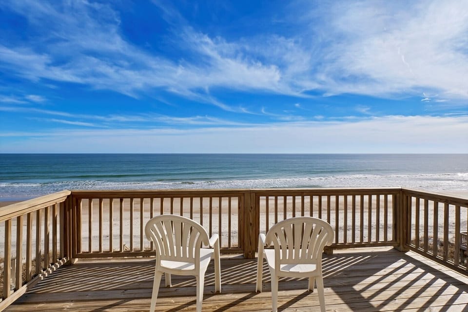 Upper level Oceanfront Deck