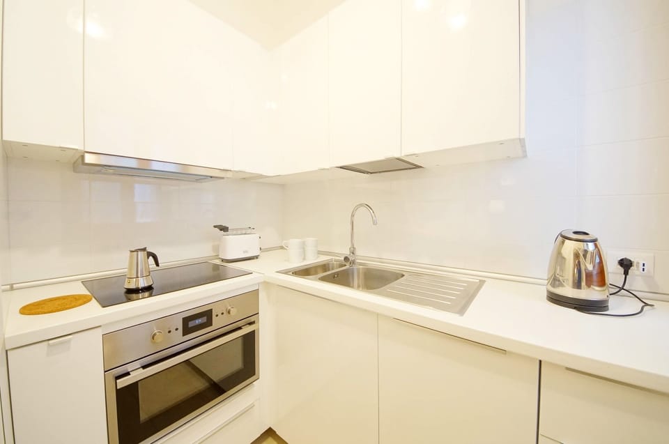 Apartment | Private kitchen | Fridge, oven, stovetop, dishwasher