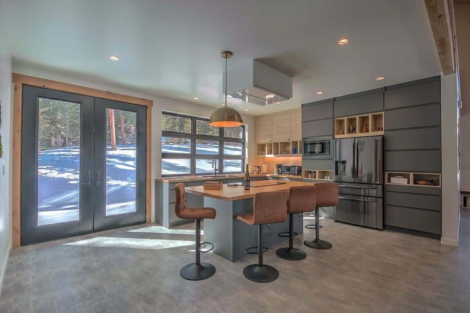 Kitchen with seating